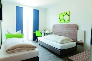 Double or Twin Room | Premium bedding, desk, laptop workspace, blackout curtains - Hotel M24 (Vechta)