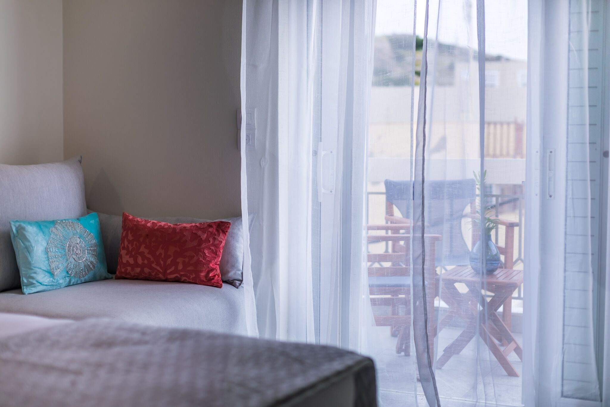Quarto triplo, sacada | Roupas de cama antialérgicas, cofres nos quartos