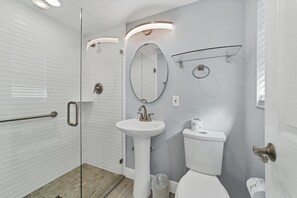 Unclassified image, 2 of 19, button