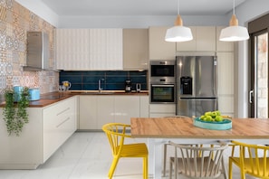 Villa, 3 Bedrooms, Private Pool | Private kitchen