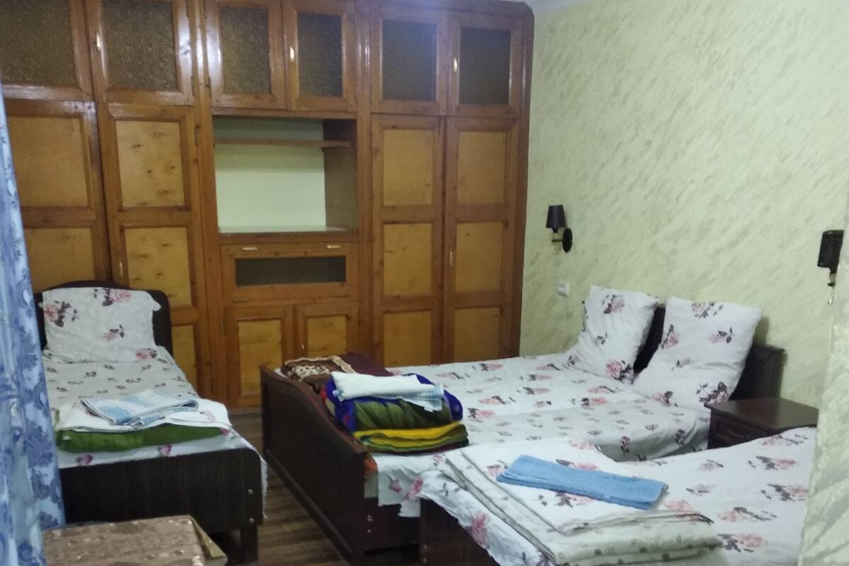 Standard Quadruple Room | Iron/ironing board (on request), WiFi (free)