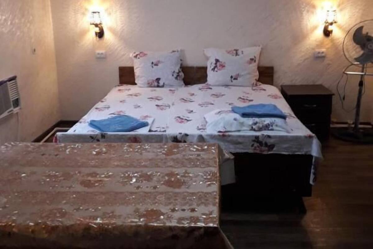 Standard Double or Twin Room | Iron/ironing board (on request), WiFi (free)