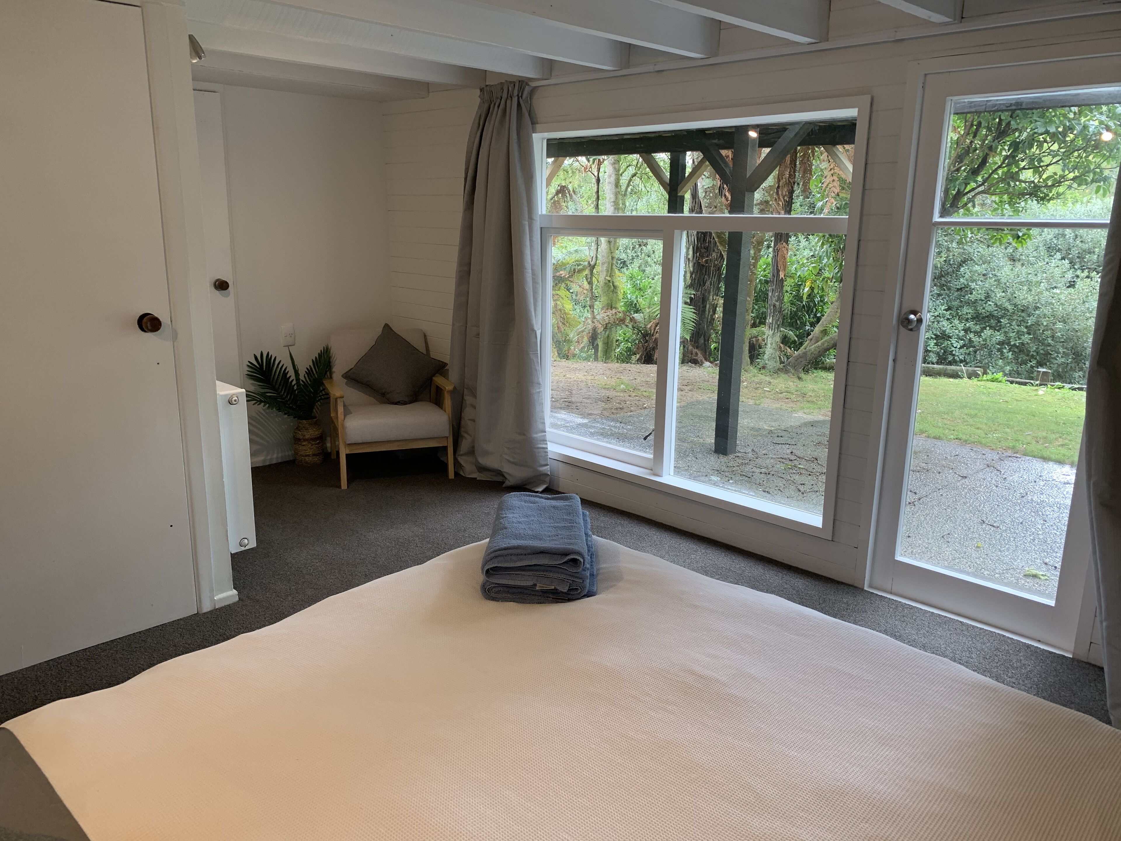 3 chambres, fer et planche à repasser, Wi-Fi gratuit, draps fournis