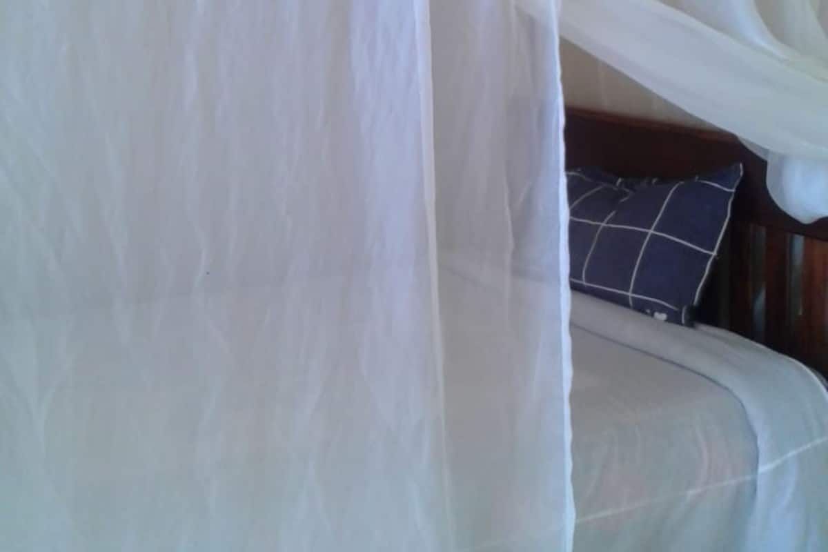 Standard Room | Desk, free WiFi, bed sheets