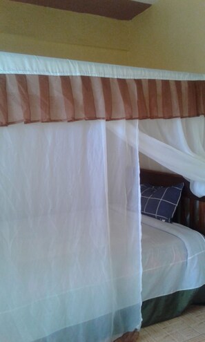 Rom – standard | Skrivebord, wi-fi (inkludert) og sengetøy