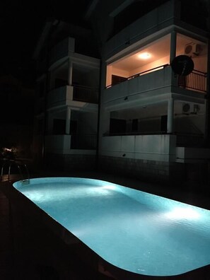 Seasonal outdoor pool