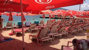 Beach - Apartments Bella (Bijela)