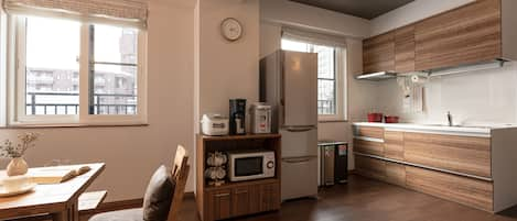 Classic Suite 2F(Non-Smoking) | Private kitchen | Full-size fridge, microwave, stovetop, coffee/tea maker