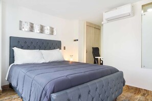 2 Schlafzimmer, Schreibtisch, Bügeleisen/Bügelbrett, WLAN