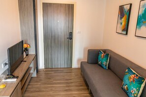 Comfort apartman, 1 hálószobával | Nappali | LED-tévé