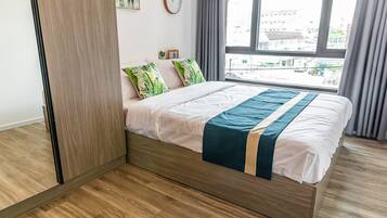 Comfort Apartment, 1 Bedroom | 1 bedroom, blackout drapes, free WiFi, bed sheets