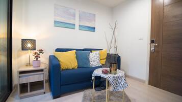 Comfort Apartment, 1 Bedroom | Living room | LED TV