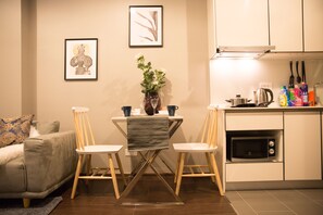 Comfort-huoneisto, 1 makuuhuone | Ruokailu omassa huoneessa