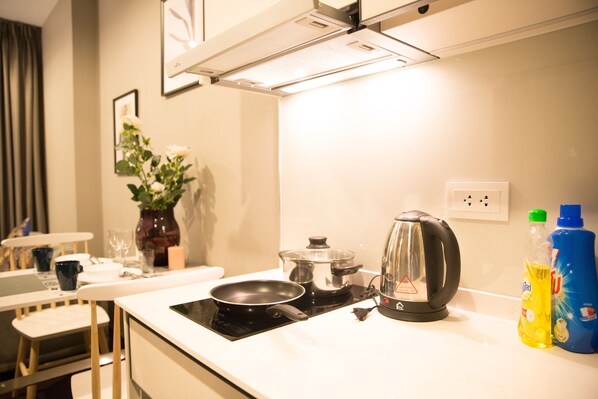 Appartement Confort, 1 chambre | Coin cuisine privé | Grand réfrigérateur, micro-ondes, plaque de cuisson