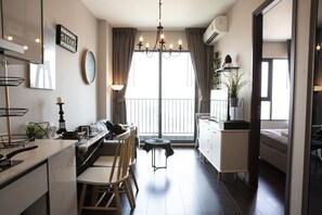 컴포트 아파트, 침실 1개 | 거실 공간 | LED TV