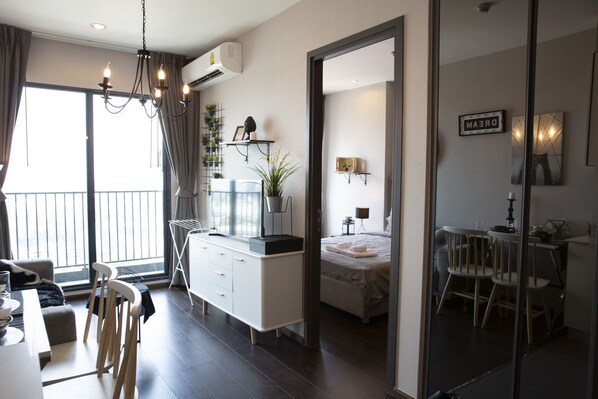 컴포트 아파트, 침실 1개 | 거실 공간 | LED TV