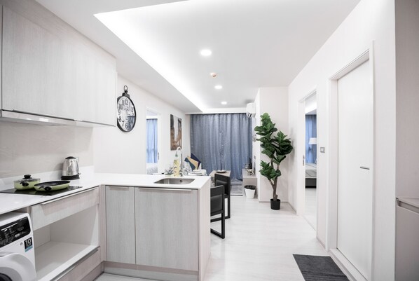 Comfort Apartment, 2 Bedrooms | Private kitchen | Full-size fridge, oven, stovetop, electric kettle - Near BTS Thonglor, Cozy and Comfortable Condo bkvtara11 (Bangkok)