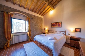 Superior Apartment, 2 Bedrooms | Premium bedding, blackout drapes, free WiFi, bed sheets - Agriturismo il Palagetto (Pomarance)