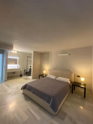 2 dormitoris, escriptori, wifi gratuïta i roba de llit