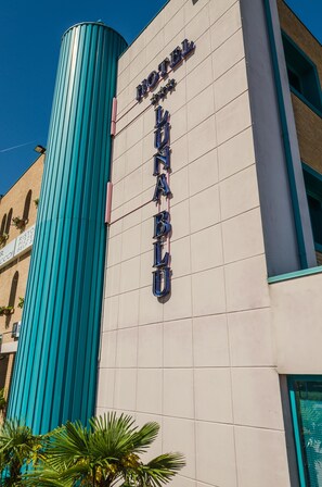 Fachada de la propiedad