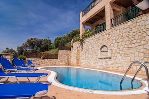 Outdoor pool - West Crete holiday villa with private pool (Kissamos)