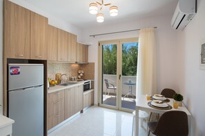 Studio | In-room safe, desk, iron/ironing board, free WiFi - Bounatsa Studios & Apartments (Lefkada)