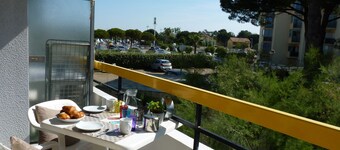 Sol-y-Days Cigales de mer, Studio on the park side floors