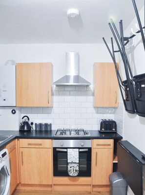 Apartment | Dapur peribadi | Peti sejuk, ketuhar gelombang mikro, ketuhar, dapur 