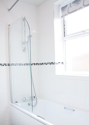 Appartement Affaires | Salle de bain | Articles de toilette gratuits, serviettes fournies, savon, shampoing
