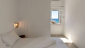 Deluxe Room | Premium bedding, laptop workspace, free WiFi, bed sheets