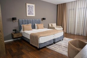 Deluxe Double or Twin Room | Premium bedding, in-room safe, individually furnished, desk - Port Rivoli Baku Hotel (Baku)