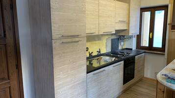 Refrigerador, horno, parrilla de estufa y lavavajillas