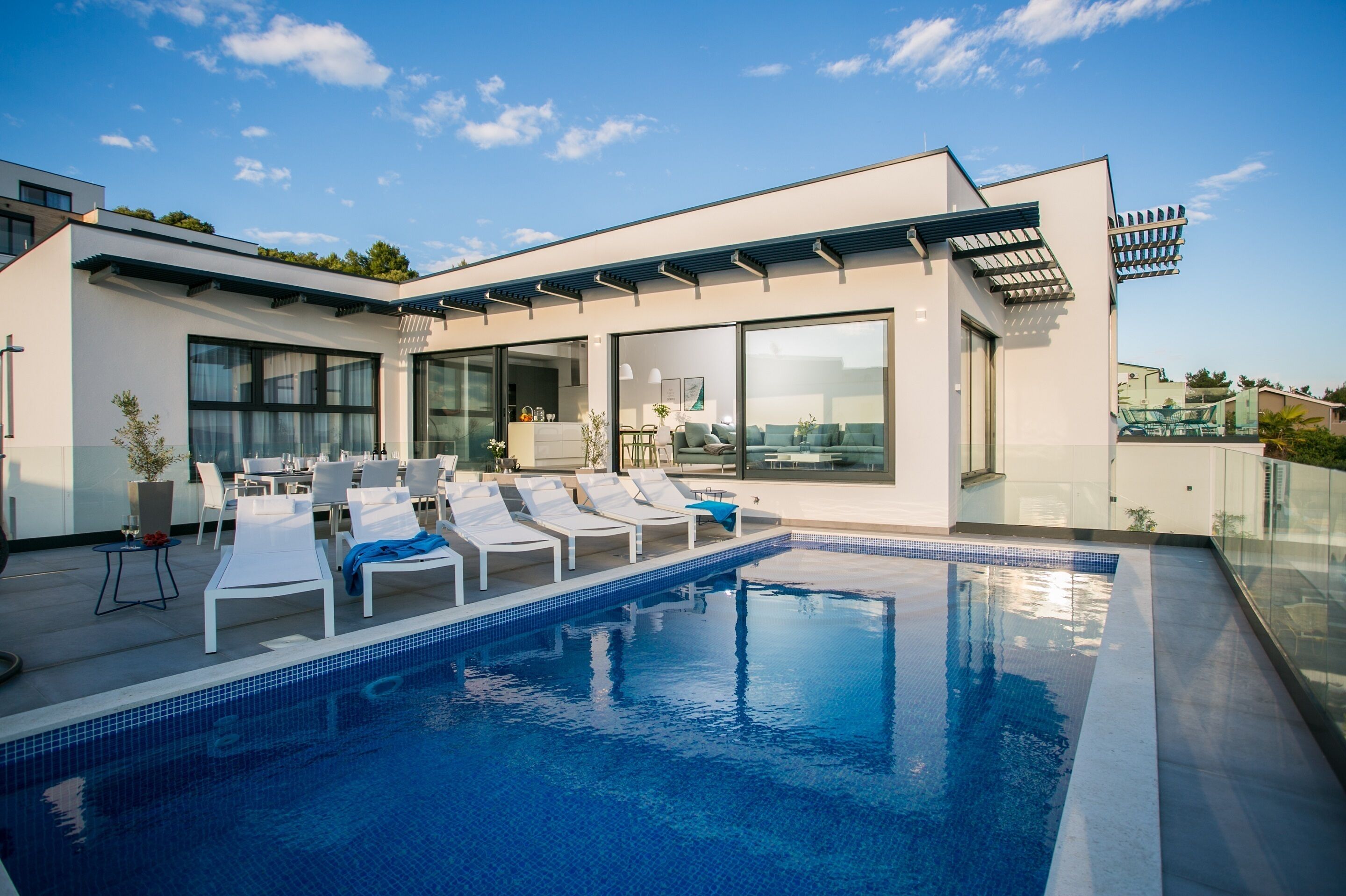 Outdoor pool, a heated pool