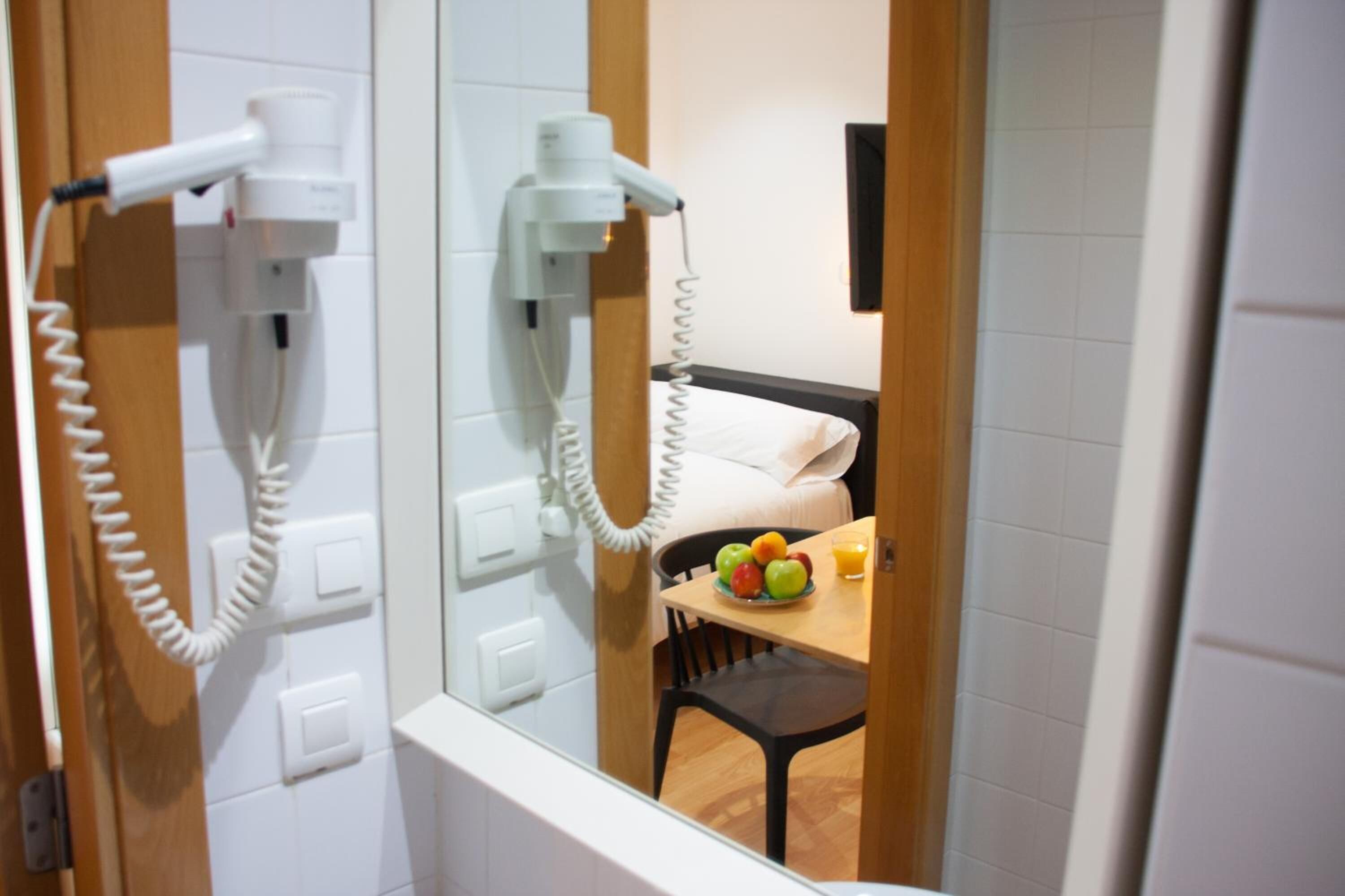 Photo - Hostal Cuéntame Evolución Auto Check in