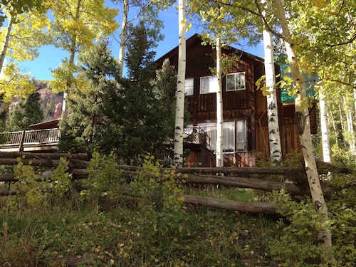 RedCliff Lodge w/hiking trails,specular fall colors, mtn views & great fishing!