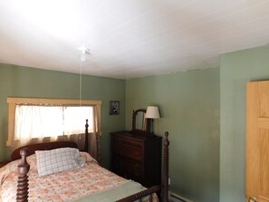 6 Schlafzimmer, Schreibtisch, Reisekinderbett, WLAN