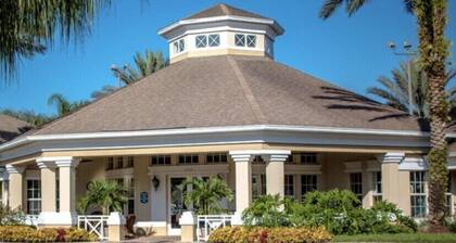 Windsor Palms luxury gated resort 4 bedroom, 3 bath house with pool and spa