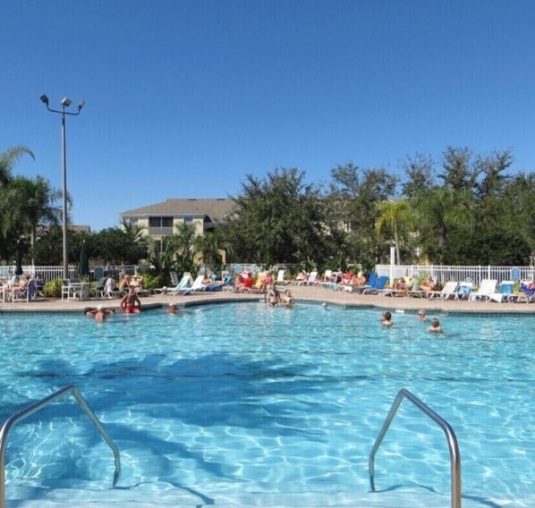 Piscine extérieure