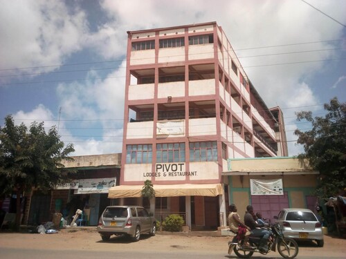 Pivot Restaurant And Lodge