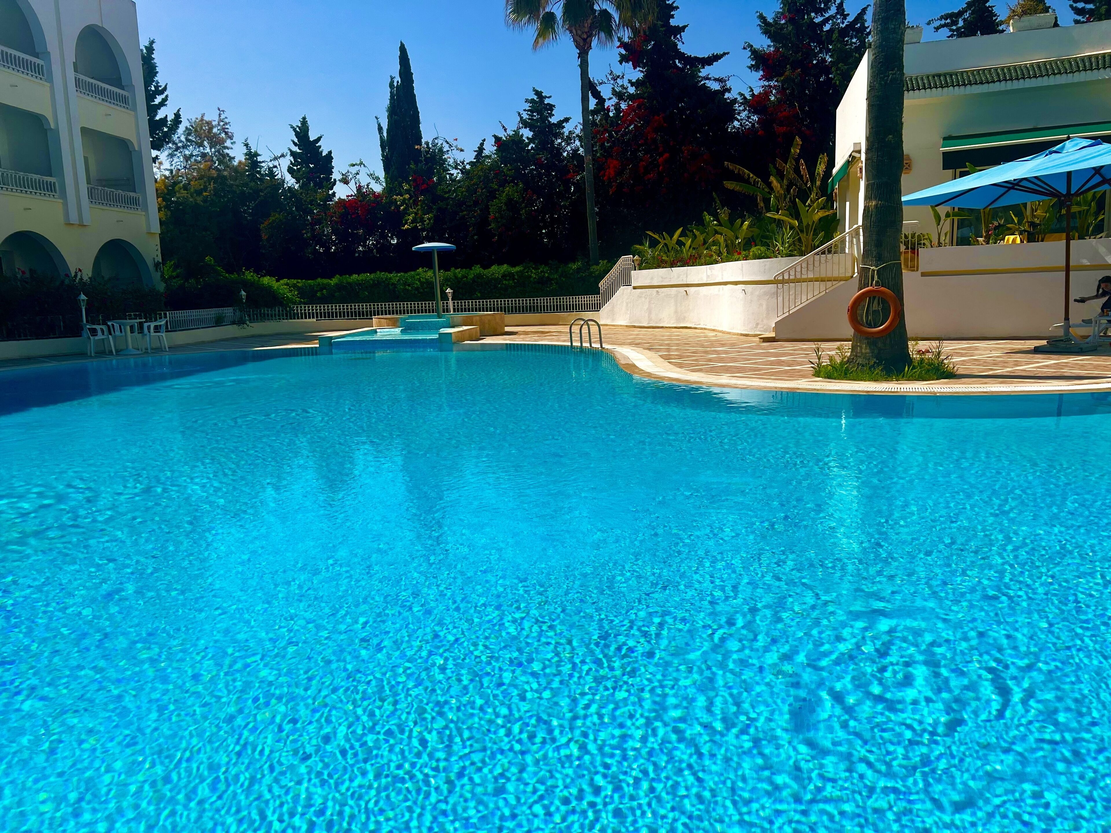 季节性开放的室外游泳池