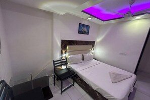 Deluxe-huone | Egyptinpuuvillaiset lakanat, ylelliset vuodevaatteet, untuvapeitot