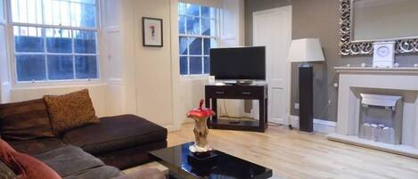 TV, fireplace, offices