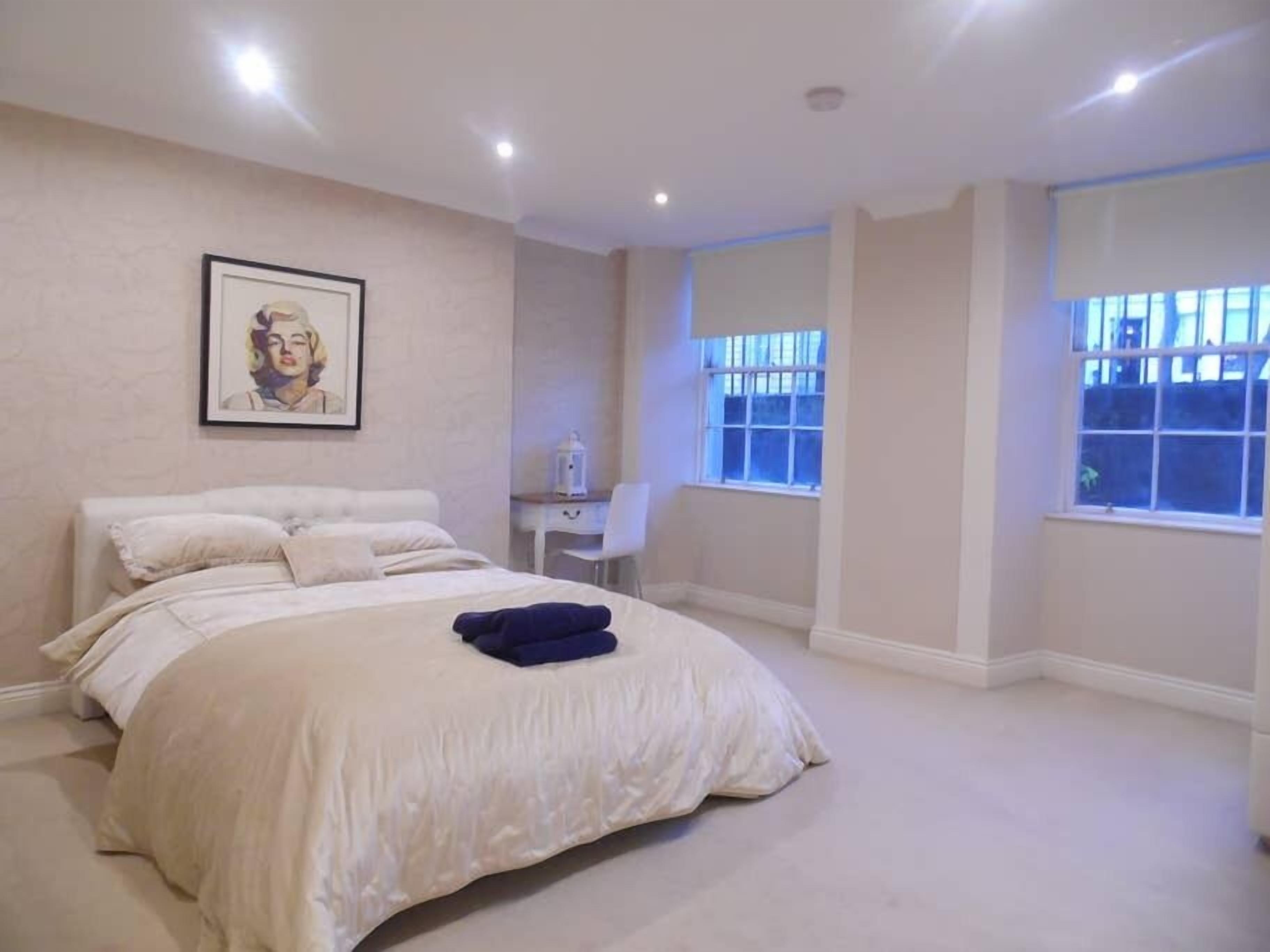 2 slaapkamers, een strijkplank/strijkijzer, wifi, beddengoed