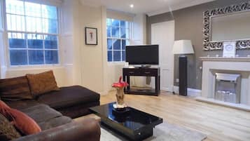 TV, fireplace, offices
