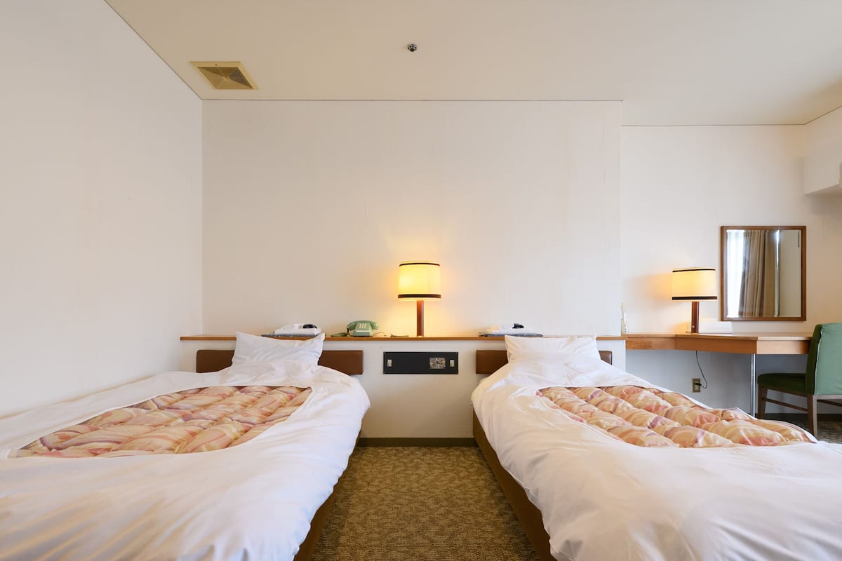 Kamar Twin, Bebas Asap Rokok | Brankas, meja kerja, ruang kerja ramah laptop, dan Wi-Fi gratis
