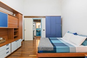 3 bedrooms - GuestHost - Vittorio Emanuele & Via Roma Colorful Apartment (Palermo)
