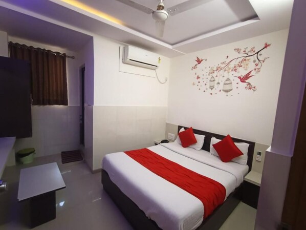 In-room safe, soundproofing, iron/ironing board