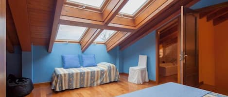 5 chambres, fer et planche Ă repasser, accĂšs au Wi-Fi (inclus)