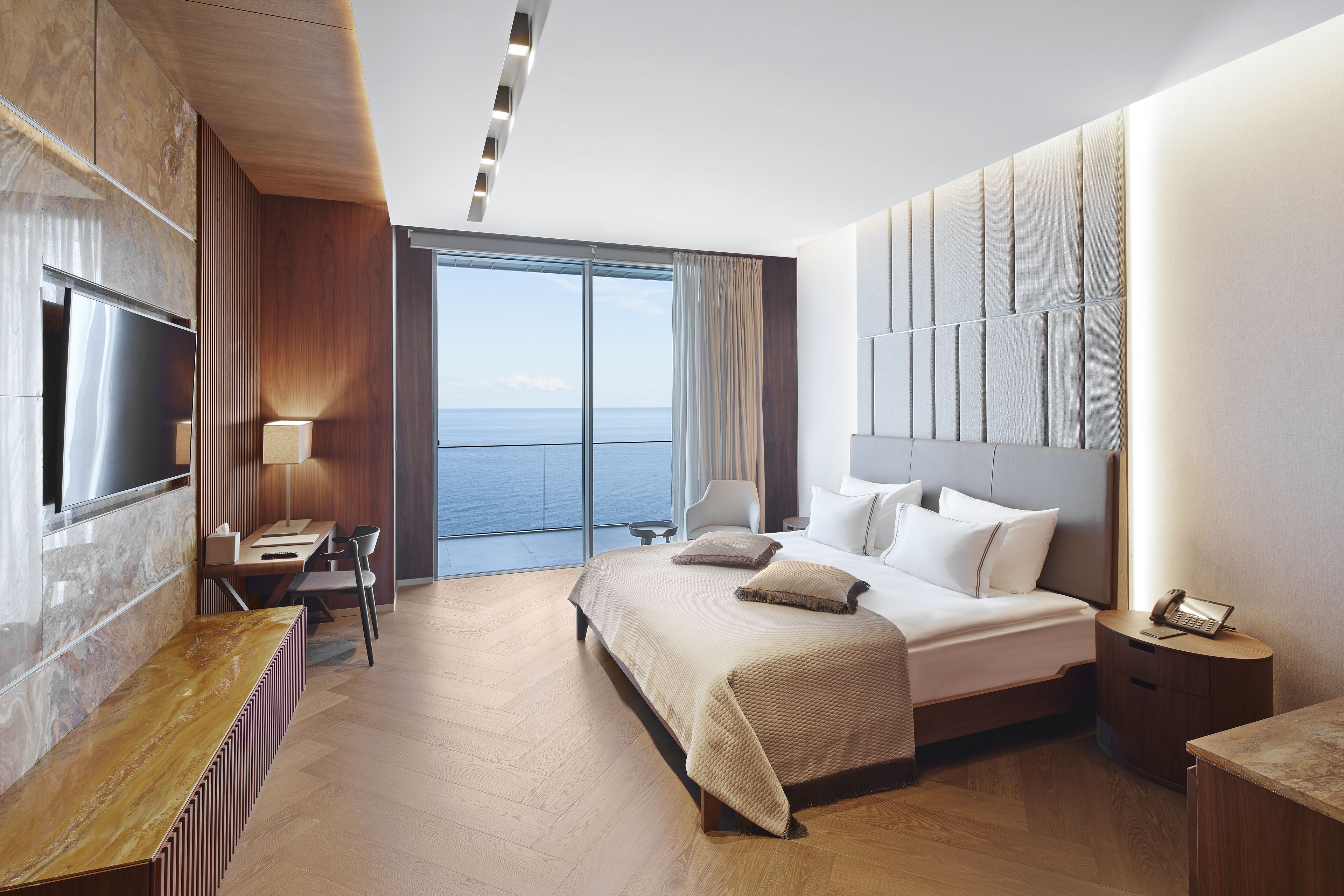 Free minibar items, in-room safe, laptop workspace, blackout drapes