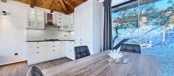 Luxury Bungalow New Horizons I
